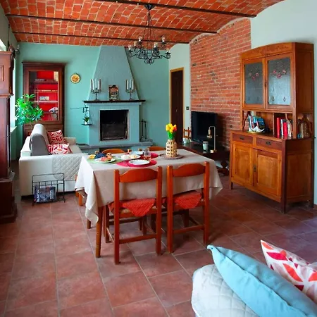 Nel Roero Con Giardino Monteu Roero