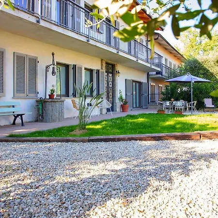 Nel Roero Con Giardino